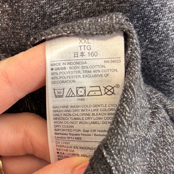 GAP Gray and Black Long Sleeve Tee - Picture 4 of 4